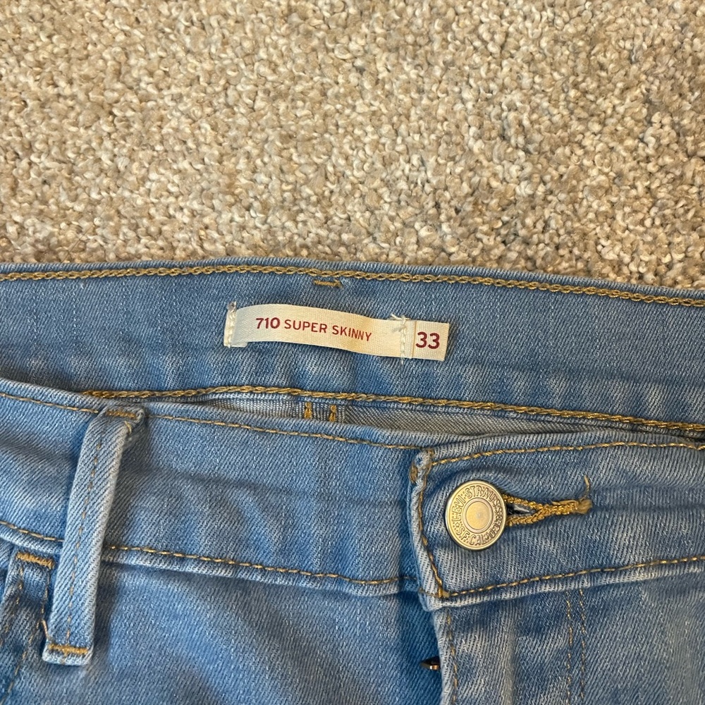 Levi’s 710 Size 33 Super Skinny (Ripped) Jeans